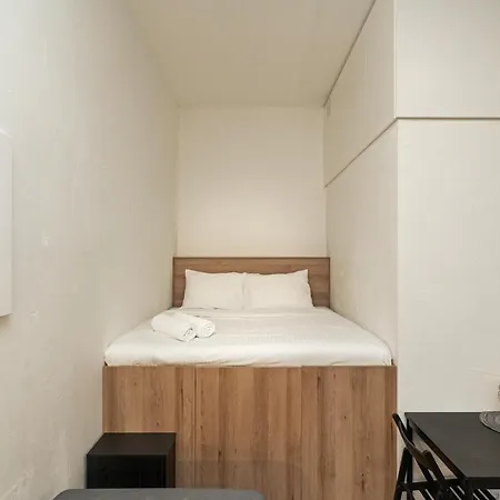 Apartment Air 305